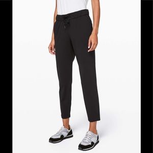 Lululemon on the fly 7/8 pant full on luxtreme